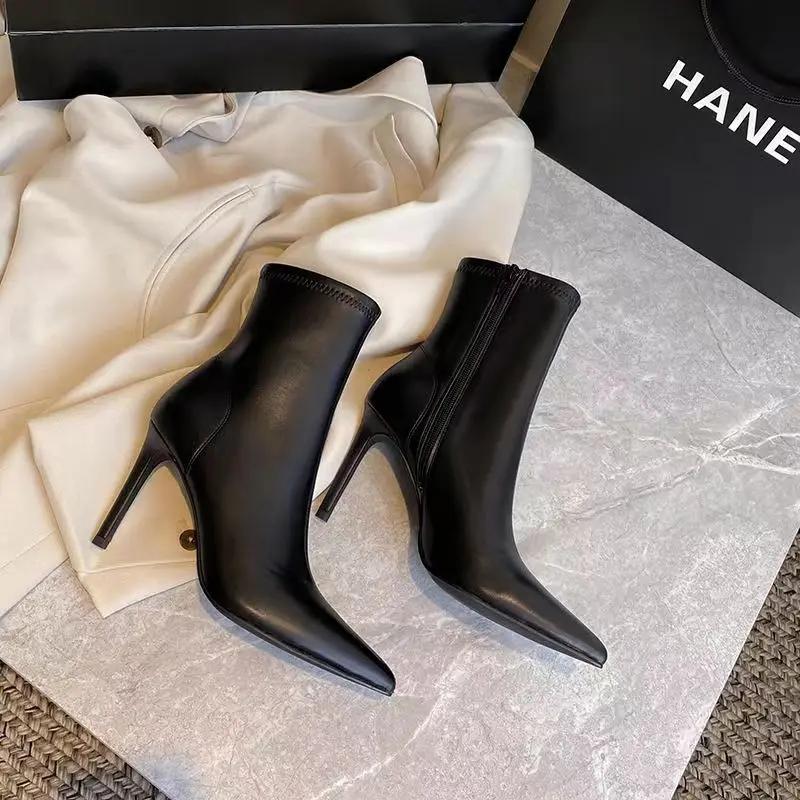 Женские ботильоны с острым носком, высокие каблуки, туфли-шпильки, кожаные модные, с боковой молнией, элегантные, короткие, женская обувь 39
Женские ботильоны с острым носком, высокие каблуки, туфли-шпильки, кожаные модные, с боковой молнией, элегантные, короткие, женская обувь 39