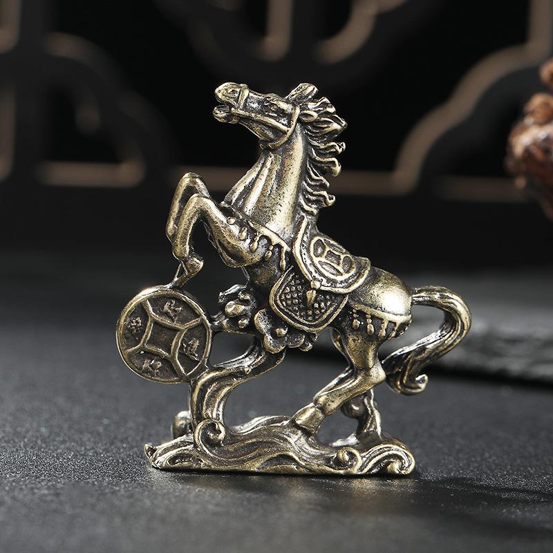 Зодиакальная латунная фигурка Лошади: Прочное украшение ручной работы для успеха - Идеально для декора дома или офиса.