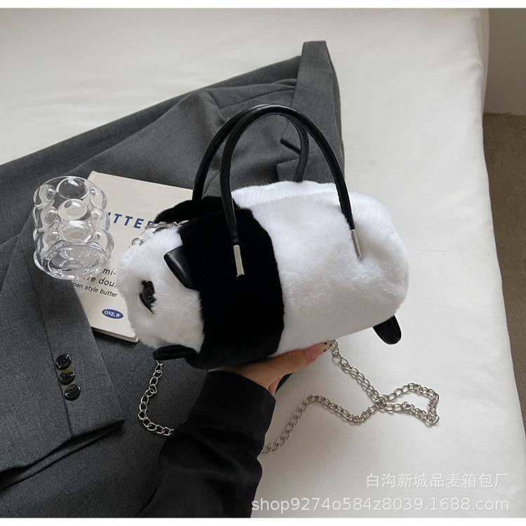 Autumn and winter furry bag women s 2025 new niche panda doll bag chain messenger bag portable furry bag
Autumn and winter furry bag women s 2025 new niche panda doll bag chain messenger bag portable furry bag