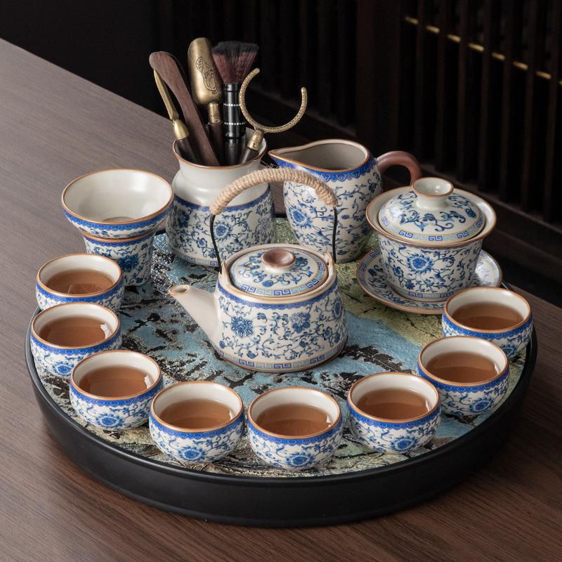 Маленький квартирный бытовой керамический кунг-фу чайный сервиз печи Жу, полный набор чайного столика, ручной чайник с боковой ручкой, чайная чашка, набор чайного подноса
Маленький квартирный бытовой керамический кунг-фу чайный сервиз печи Жу, полный набор чайного столика, ручной чайник с боковой ручкой, чайная чашка, набор чайного подноса