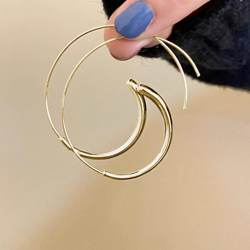 Cold Wind Silver Vein Earrings Women s Niche Senior Sense Personality Design Elegant Lightweight Minimalist Hoop Jewelry
Cold Wind Silver Vein Earrings Women s Niche Senior Sense Personality Design Elegant Lightweight Minimalist Hoop Jewelry