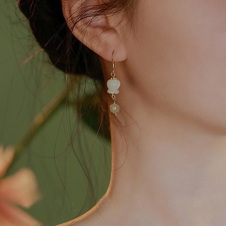 First Sight*Natural Hetian jade and white mother-of-pearl earrings, niche design, vintage style, new trendy model A pair of earrings(Has
First Sight*Natural Hetian jade and white mother-of-pearl earrings, niche design, vintage style, new trendy model A pair of earrings(Has
