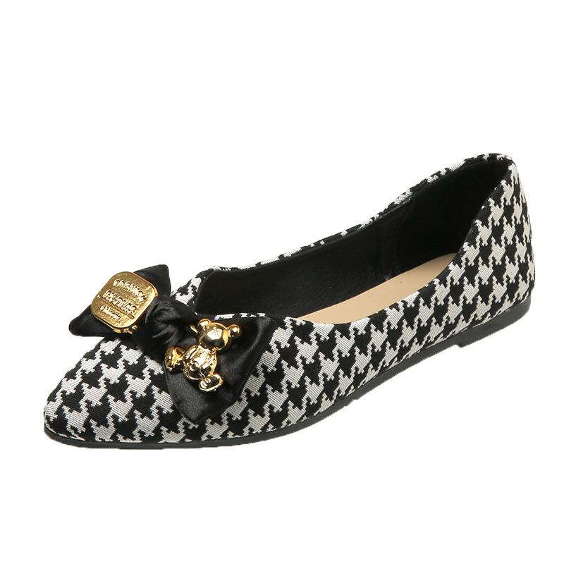 Новий стиль жіночого взуття з гострим носком, неглибоким вирізом і товстим каблуком, прикрашений парою бобів 35 чорний
Новий стиль жіночого взуття з гострим носком, неглибоким вирізом і товстим каблуком, прикрашений парою бобів 35 чорний