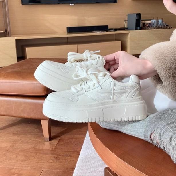 Showing long legs and reducing age, round head lace-up board shoes, thick soles increase height, leather little white shoes 35
Showing long legs and reducing age, round head lace-up board shoes, thick soles increase height, leather little white shoes 35
