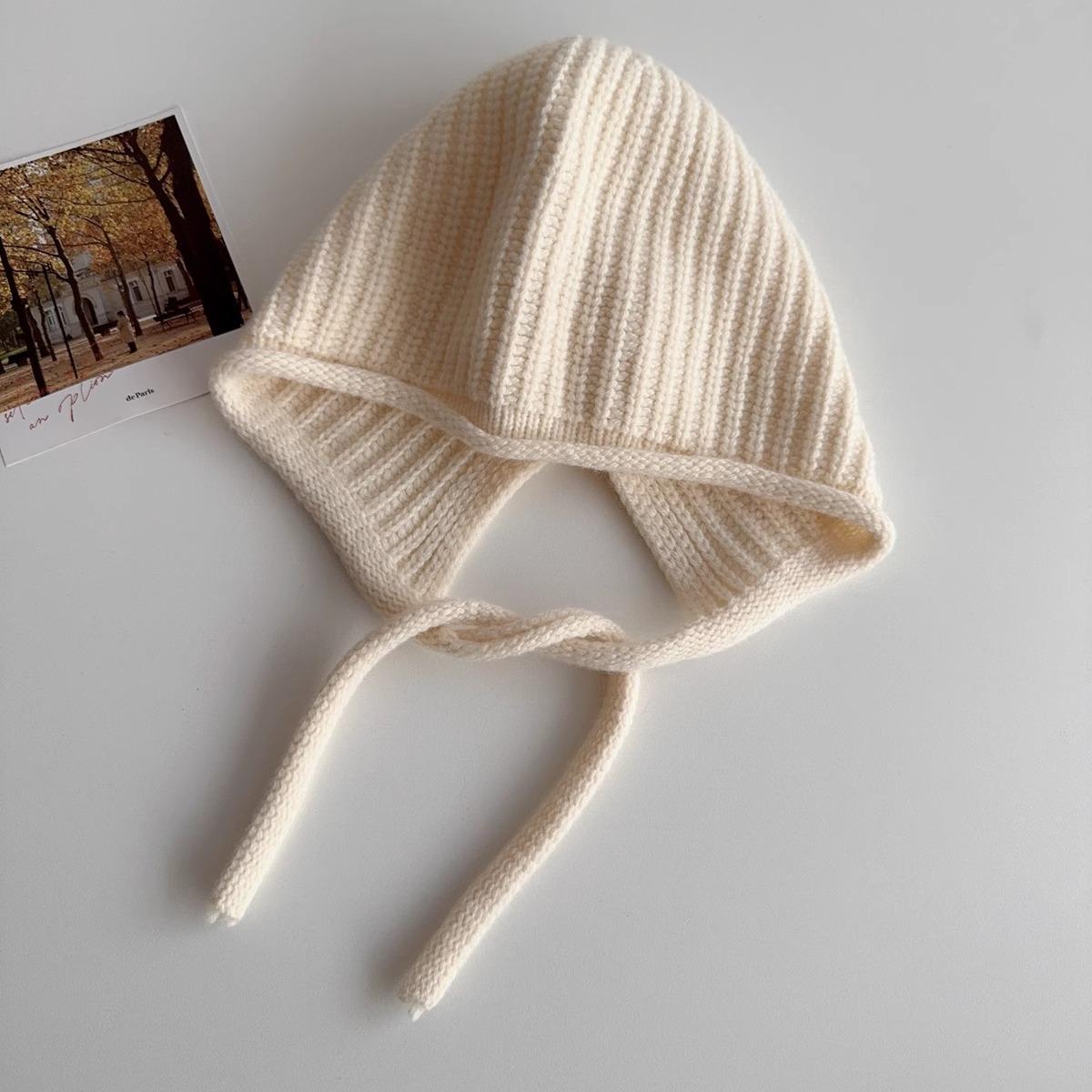 Woolen Lace up Balacrafa Hat for Women in Winter A Red Christmas and New Year Hat That Shows Off The Face and A Small Knitted Ear Protecting Hat
Woolen Lace up Balacrafa Hat for Women in Winter A Red Christmas and New Year Hat That Shows Off The Face and A Small Knitted Ear Protecting Hat