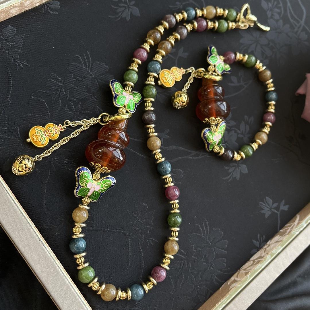 Medieval vintage retro court style multi-colored glaze with side gourd short necklace bracelet bracelet
Medieval vintage retro court style multi-colored glaze with side gourd short necklace bracelet bracelet