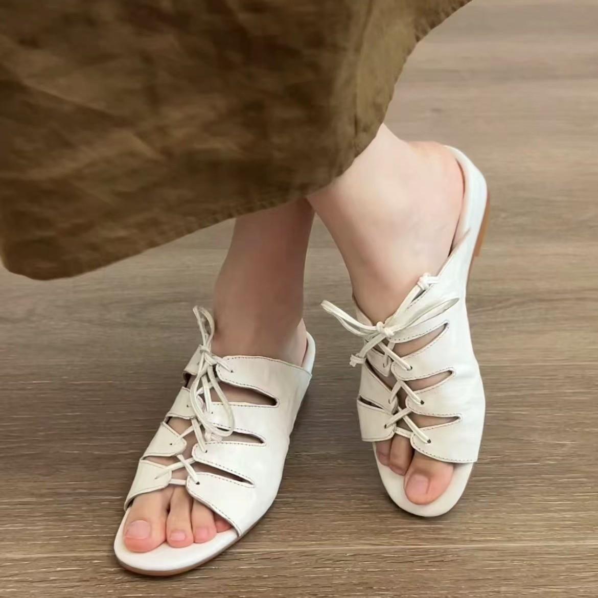Cowhide version~ one-word hollow strap half slippers women s slope heel soft niche design leather cool slippers 35
Cowhide version~ one-word hollow strap half slippers women s slope heel soft niche design leather cool slippers 35