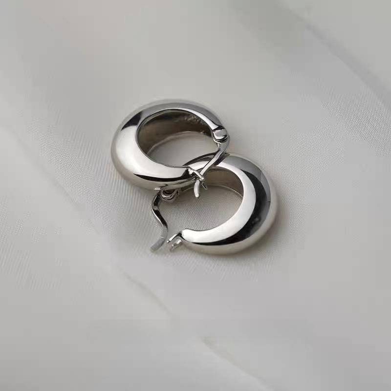 Silver/Gold Color Smooth Round Chunky Hoop Earrings for Women Gold Plated Geometric Metal Statement Earrings Vintage Jewelry
Silver/Gold Color Smooth Round Chunky Hoop Earrings for Women Gold Plated Geometric Metal Statement Earrings Vintage Jewelry