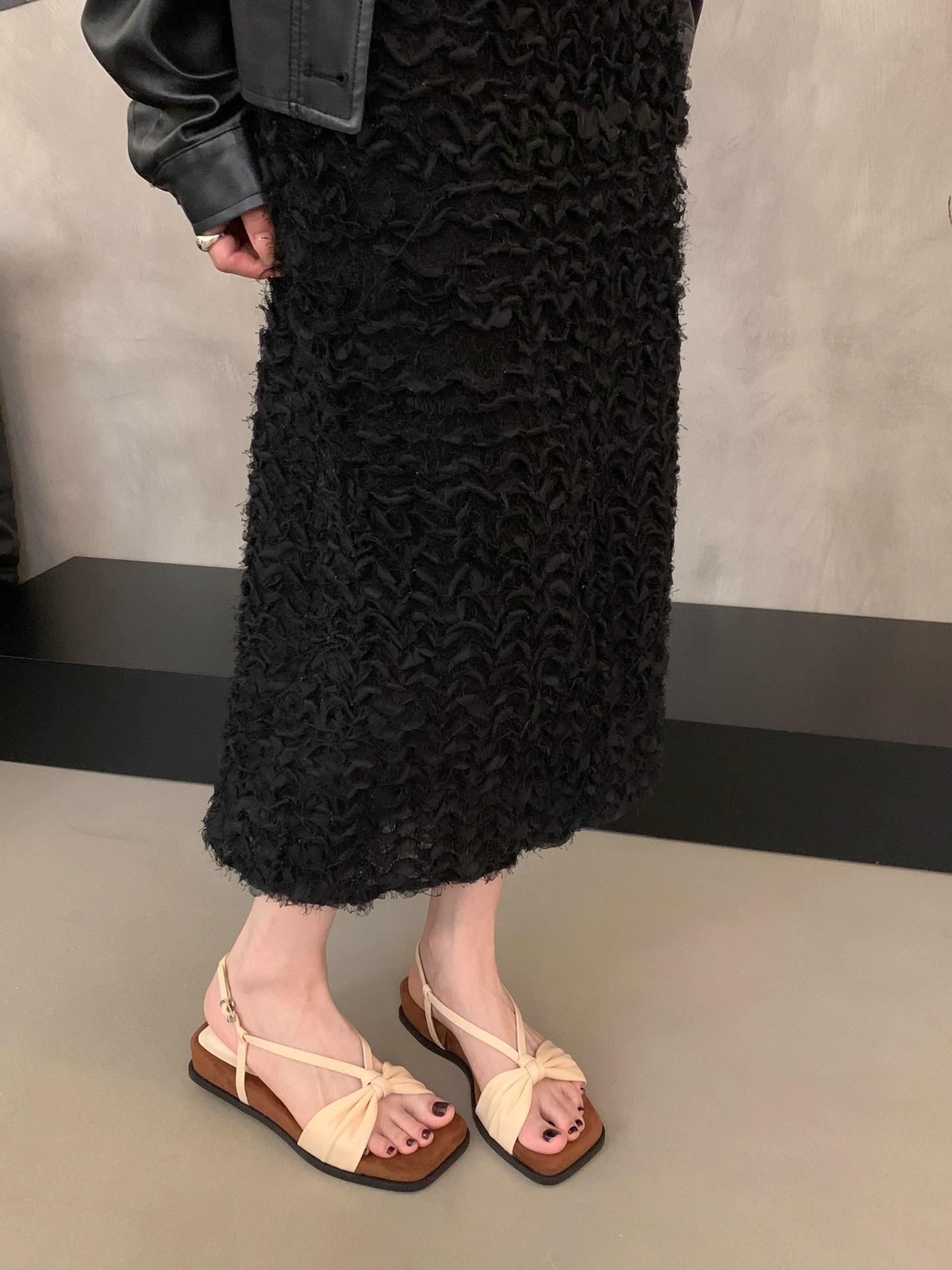 French elegant bow platform open-toed sandals women s 2025 summer new models with skirts soft-soled wedges Roman sandals 40
French elegant bow platform open-toed sandals women s 2025 summer new models with skirts soft-soled wedges Roman sandals 40