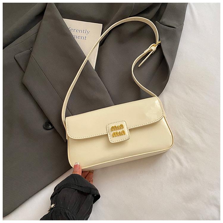 Премиальный сенс простая маленькая квадратная сумка 2025 корейская версия новая мода универсальная сумка через плечо нишевая повседневная сумка-мессенджер под мышкой белый
Премиальный сенс простая маленькая квадратная сумка 2025 корейская версия новая мода универсальная сумка через плечо нишевая повседневная сумка-мессенджер под мышкой белый