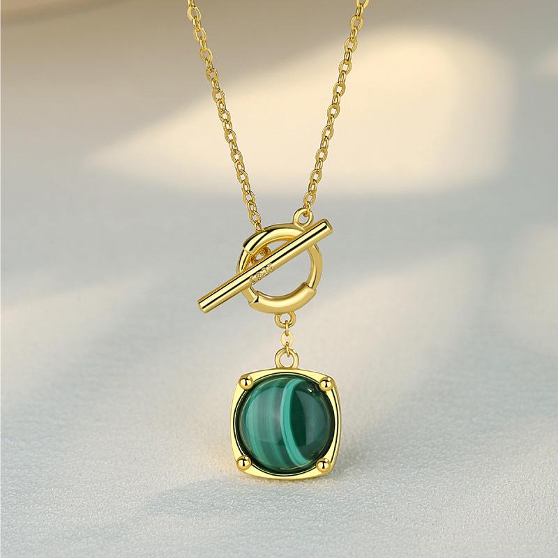 Набор из серебра 925 пробы Baoyilong с малахитовым ожерельем и серьгами-пусетами для женщин 925 Silver
Набор из серебра 925 пробы Baoyilong с малахитовым ожерельем и серьгами-пусетами для женщин 925 Silver