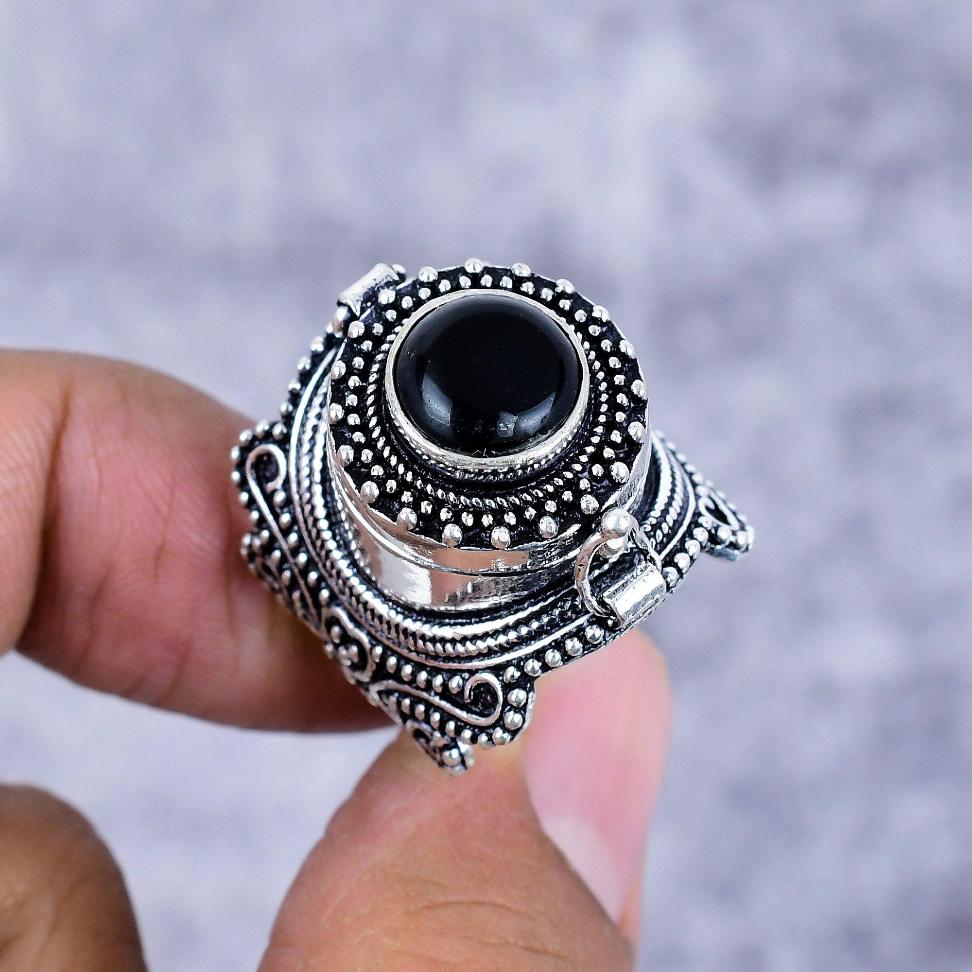 Чорний Онікс Дорогоцінний Камінь Ручна Робота Срібло 925 Проби Ювелірна Каблучка Розмір 9 M-2679
Чорний Онікс Дорогоцінний Камінь Ручна Робота Срібло 925 Проби Ювелірна Каблучка Розмір 9 M-2679