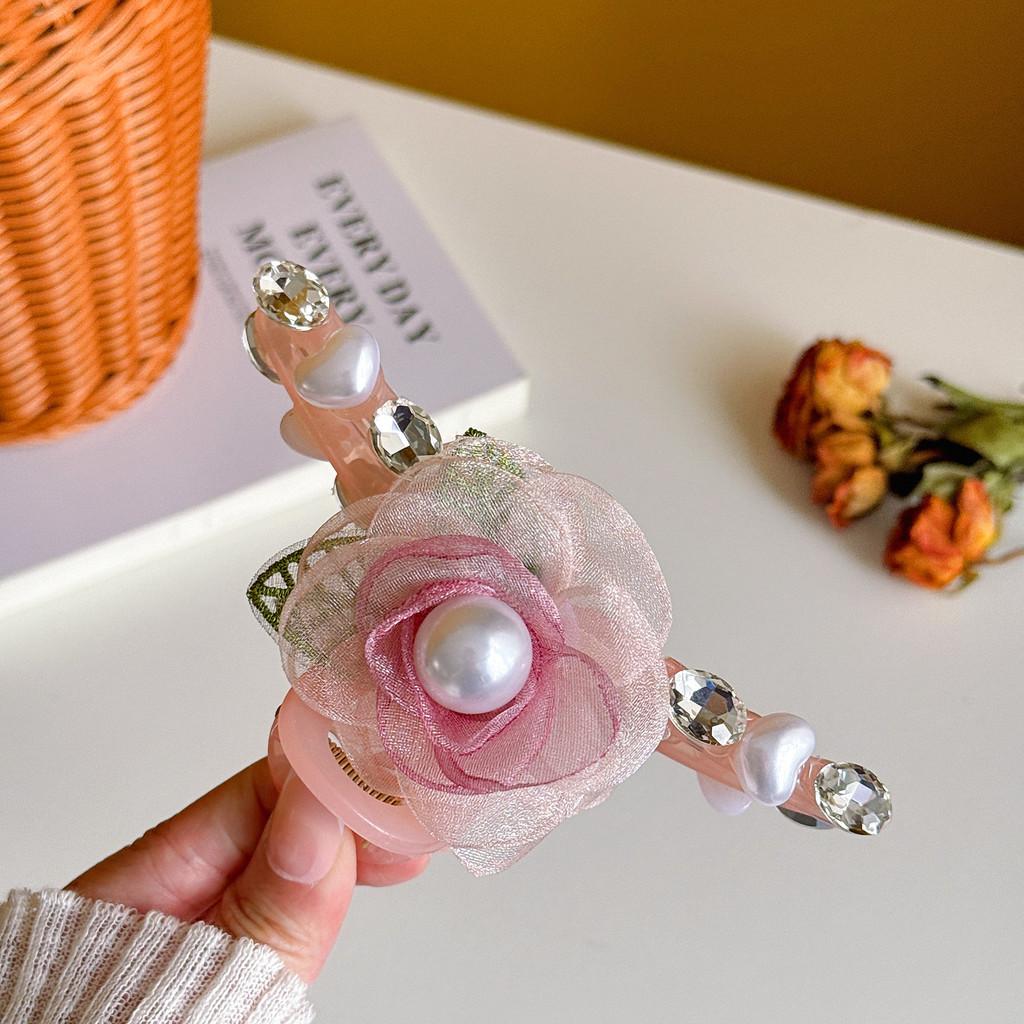 Beautiful Light Pink Camellia Hair Claw Clip Adorned With Luxurious Pearls And Gems
Beautiful Light Pink Camellia Hair Claw Clip Adorned With Luxurious Pearls And Gems