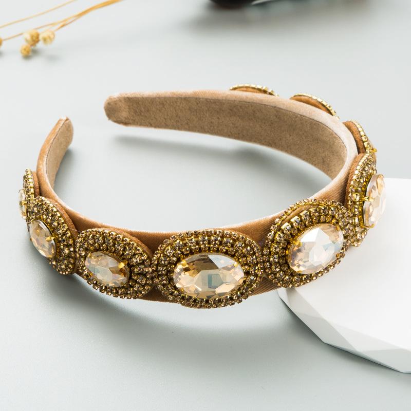 Necklace with A New Style, Fashionable, High-quality and Luxurious Hair Accessory, Exuding An Elegant and Sophisticated Vibe, A Head Accessory. шампанського
Necklace with A New Style, Fashionable, High-quality and Luxurious Hair Accessory, Exuding An Elegant and Sophisticated Vibe, A Head Accessory. шампанського