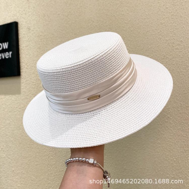 Hat Women s Spring and Summer British Retro Flat Top Shade Straw Hat Women s Seaside Holiday Beach Hat Fashion Sunscreen Hat M(56-58cm) белый
Hat Women s Spring and Summer British Retro Flat Top Shade Straw Hat Women s Seaside Holiday Beach Hat Fashion Sunscreen Hat M(56-58cm) белый