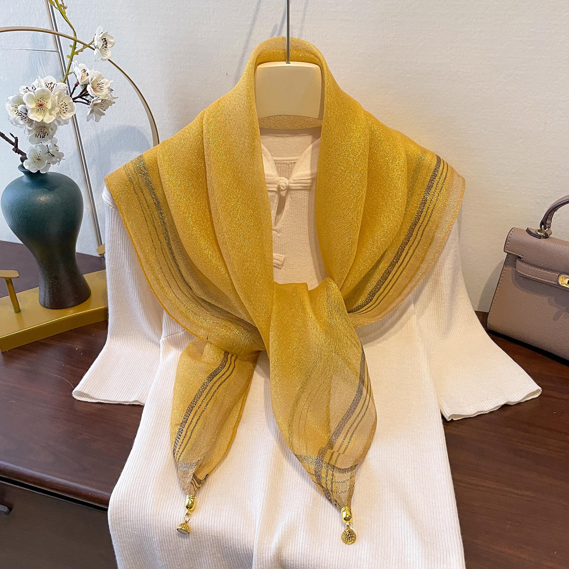 Новый весенний шифоновый шарф высокого класса, шарф с магнитной застежкой для женской моды и модный маленький шарф, тонкий универсальный шарф 90*90cm
Новый весенний шифоновый шарф высокого класса, шарф с магнитной застежкой для женской моды и модный маленький шарф, тонкий универсальный шарф 90*90cm