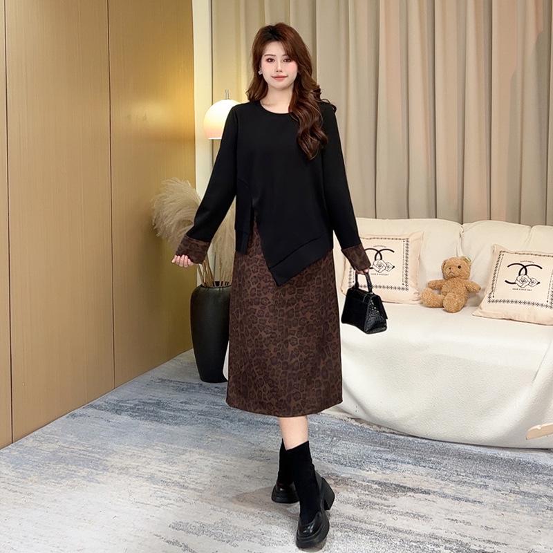 Korean Fashion 2025 Spring Loose Plus Size T-shirt & Leopard Midi Skirt Set for Women 3XL for 150-165 jin
Korean Fashion 2025 Spring Loose Plus Size T-shirt & Leopard Midi Skirt Set for Women 3XL for 150-165 jin