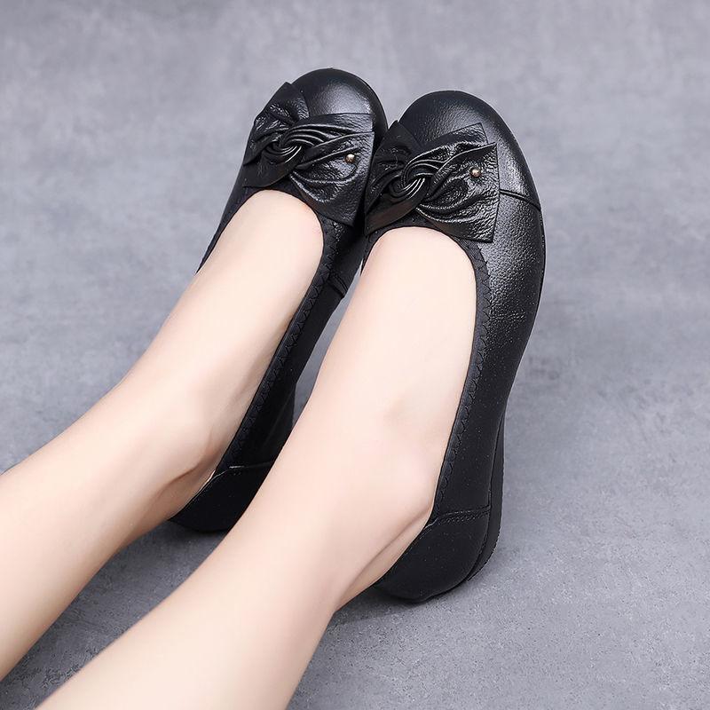 Women s Spring and Autumn Mom Leather Shoes with Soft Soles, Round Toes, Shallow Mouths, and Large Sizes for the Elderly 34 чёрный
Women s Spring and Autumn Mom Leather Shoes with Soft Soles, Round Toes, Shallow Mouths, and Large Sizes for the Elderly 34 чёрный
