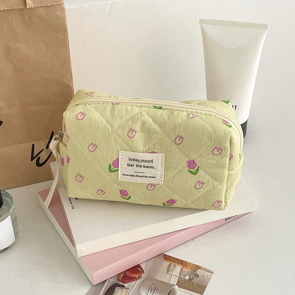 2025 Fashion Flower Women Portable Makeup Handbag Travel Organizer Toiletry Cosmetic Storage Pouch Ladies Elegant Tote Bag
2025 Fashion Flower Women Portable Makeup Handbag Travel Organizer Toiletry Cosmetic Storage Pouch Ladies Elegant Tote Bag