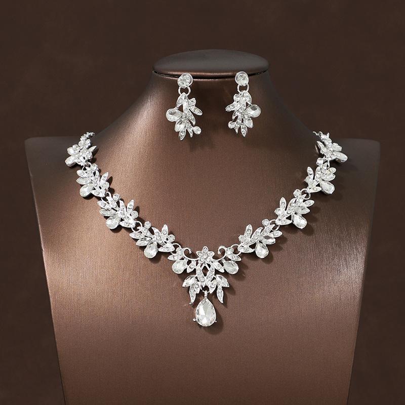 Bride Wedding Personalized Necklace Earring Set Exquisite and Elegant for Ladies Suitable for Party Festivals
Bride Wedding Personalized Necklace Earring Set Exquisite and Elegant for Ladies Suitable for Party Festivals