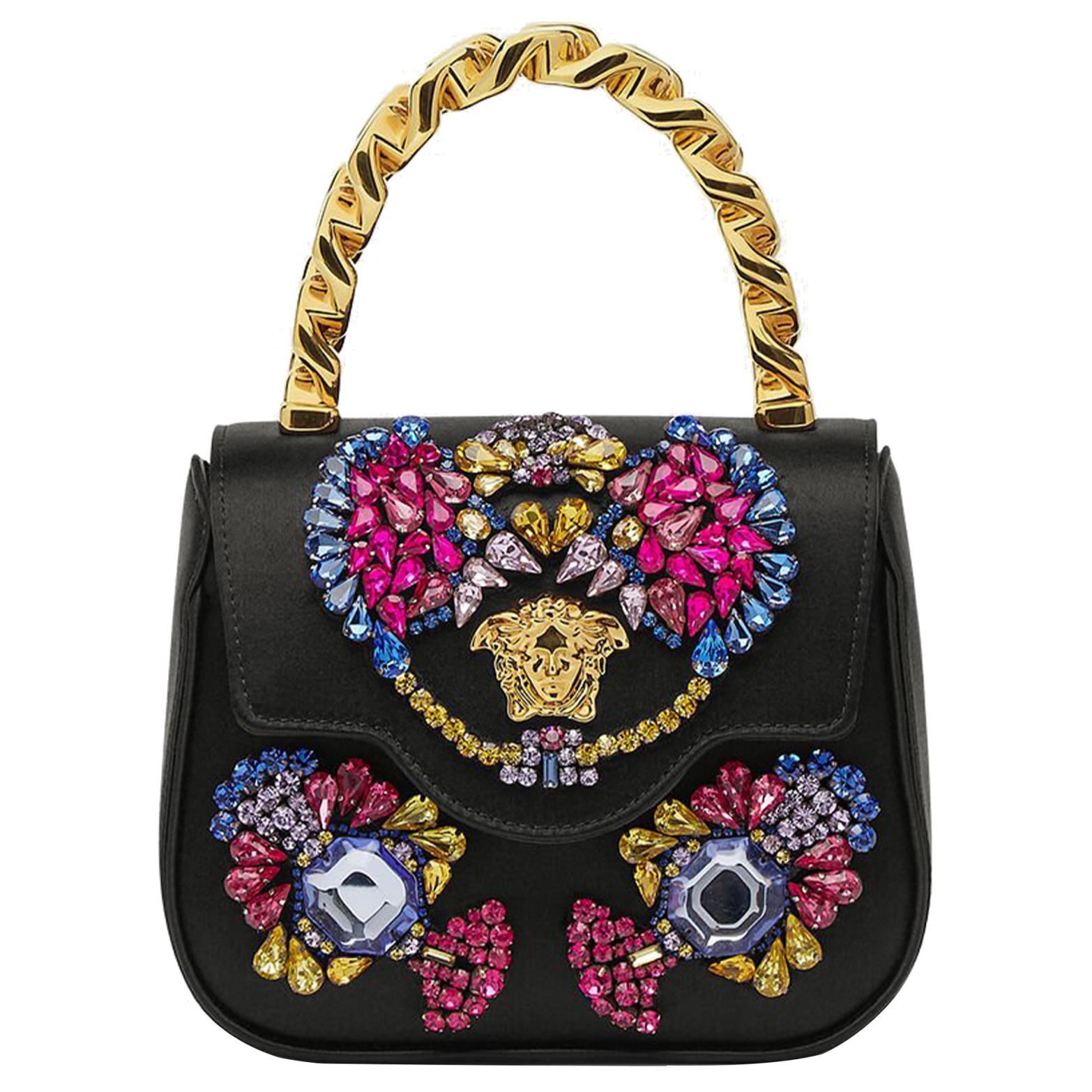 Versace La Medusa Mini Bag Black/Gold Women Bags 1003016-1A04293-1B00V Basic Set (Bag+Dust Bag)
Versace La Medusa Mini Bag Black/Gold Women Bags 1003016-1A04293-1B00V Basic Set (Bag+Dust Bag)