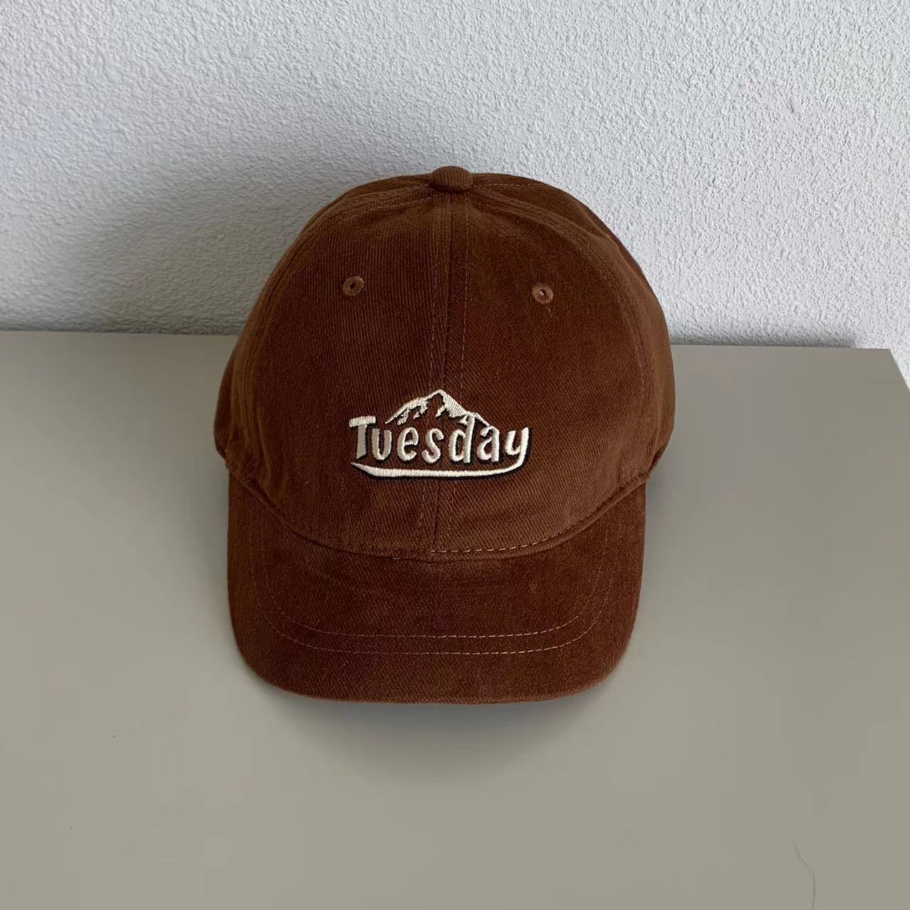 American Letter Embroidered Short Brim Baseball Cap Men Ami Kaji Retro Casual Sun Hat Women Street Versatile Hat M(56-58cm)
American Letter Embroidered Short Brim Baseball Cap Men Ami Kaji Retro Casual Sun Hat Women Street Versatile Hat M(56-58cm)