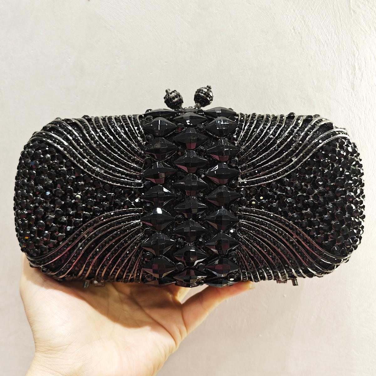 Hollow Out Green Rhinestone Crystal Evening Party Bags Gold Metal Clutch Female Wedding Purses Diamond Handbags Money Clutches 20cmX11cmX6cm
Hollow Out Green Rhinestone Crystal Evening Party Bags Gold Metal Clutch Female Wedding Purses Diamond Handbags Money Clutches 20cmX11cmX6cm