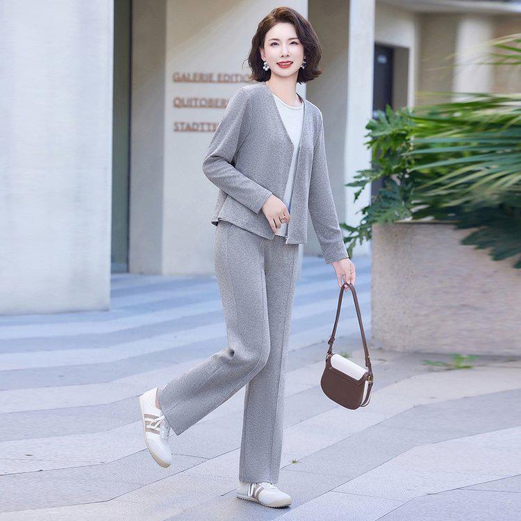 2026 Spring Plus Size Two-Piece Sports Suit for Middle-Aged Women: Loose, Casual Set for Spring & Autumn 2XL
2026 Spring Plus Size Two-Piece Sports Suit for Middle-Aged Women: Loose, Casual Set for Spring & Autumn 2XL