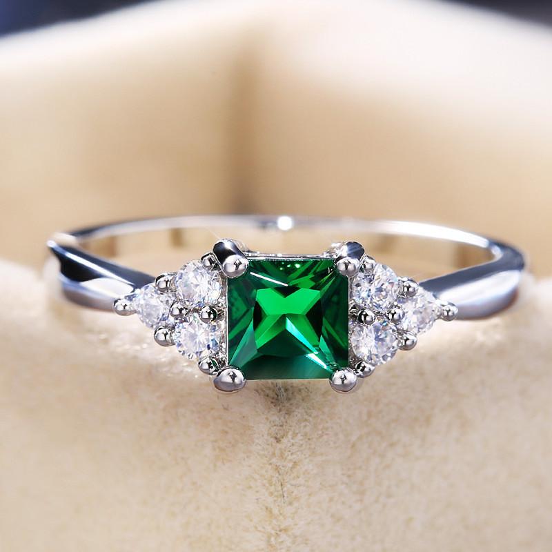 Простые кольца из стерлингового серебра, скромный дизайн, милые обручальные кольца с зеленым кубическим цирконием для женщин 6
Простые кольца из стерлингового серебра, скромный дизайн, милые обручальные кольца с зеленым кубическим цирконием для женщин 6