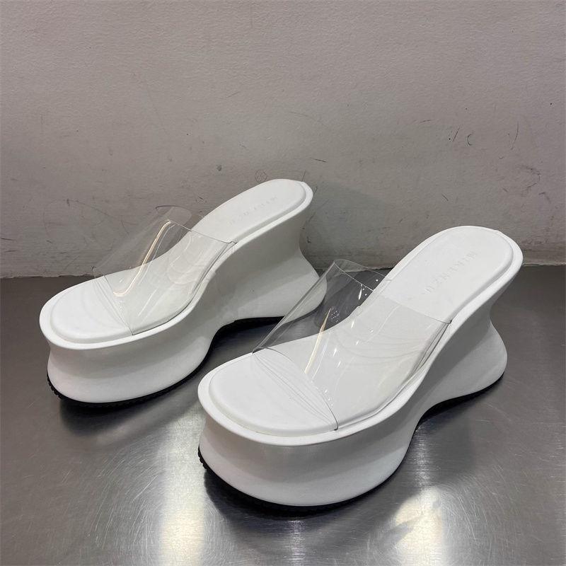 Супер толстая подошва прозрачный скошенный каблук крутые тапочки женские носят универсальные мягкая подошва дышащие тапочки лето однословные шлепанцы 39 прозрачный
Супер толстая подошва прозрачный скошенный каблук крутые тапочки женские носят универсальные мягкая подошва дышащие тапочки лето однословные шлепанцы 39 прозрачный