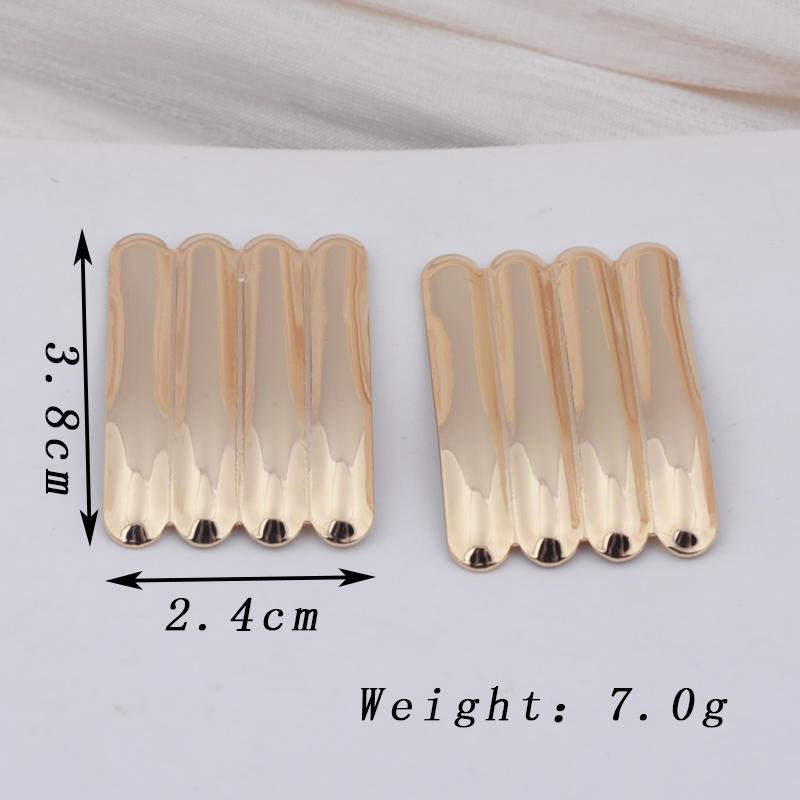 Retro Metal Square Drop Earrings for Women Trendy Golden Geometry Drop Earrings Wedding Party Simple Personality Zircon Gift
Retro Metal Square Drop Earrings for Women Trendy Golden Geometry Drop Earrings Wedding Party Simple Personality Zircon Gift