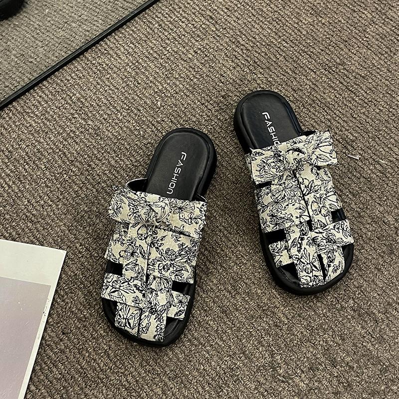 Niche design sense women s outer wear 2025 summer new bow flat bottom versatile fashion comfortable beach cool slippers 40
Niche design sense women s outer wear 2025 summer new bow flat bottom versatile fashion comfortable beach cool slippers 40