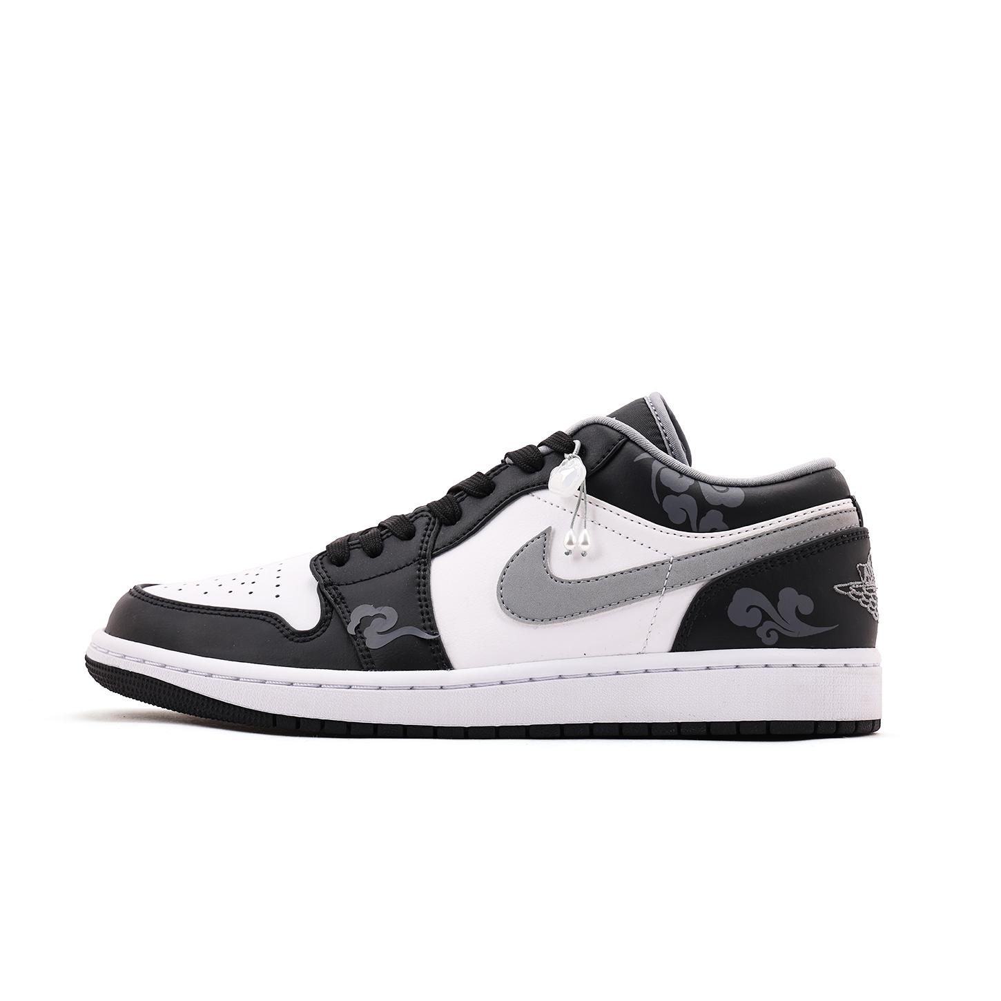 Jordan Air Jordan 1 Coverage Low top Vintage Basketball Shoes Unisex Black White 553558-040(Team59-) 41
Jordan Air Jordan 1 Coverage Low top Vintage Basketball Shoes Unisex Black White 553558-040(Team59-) 41