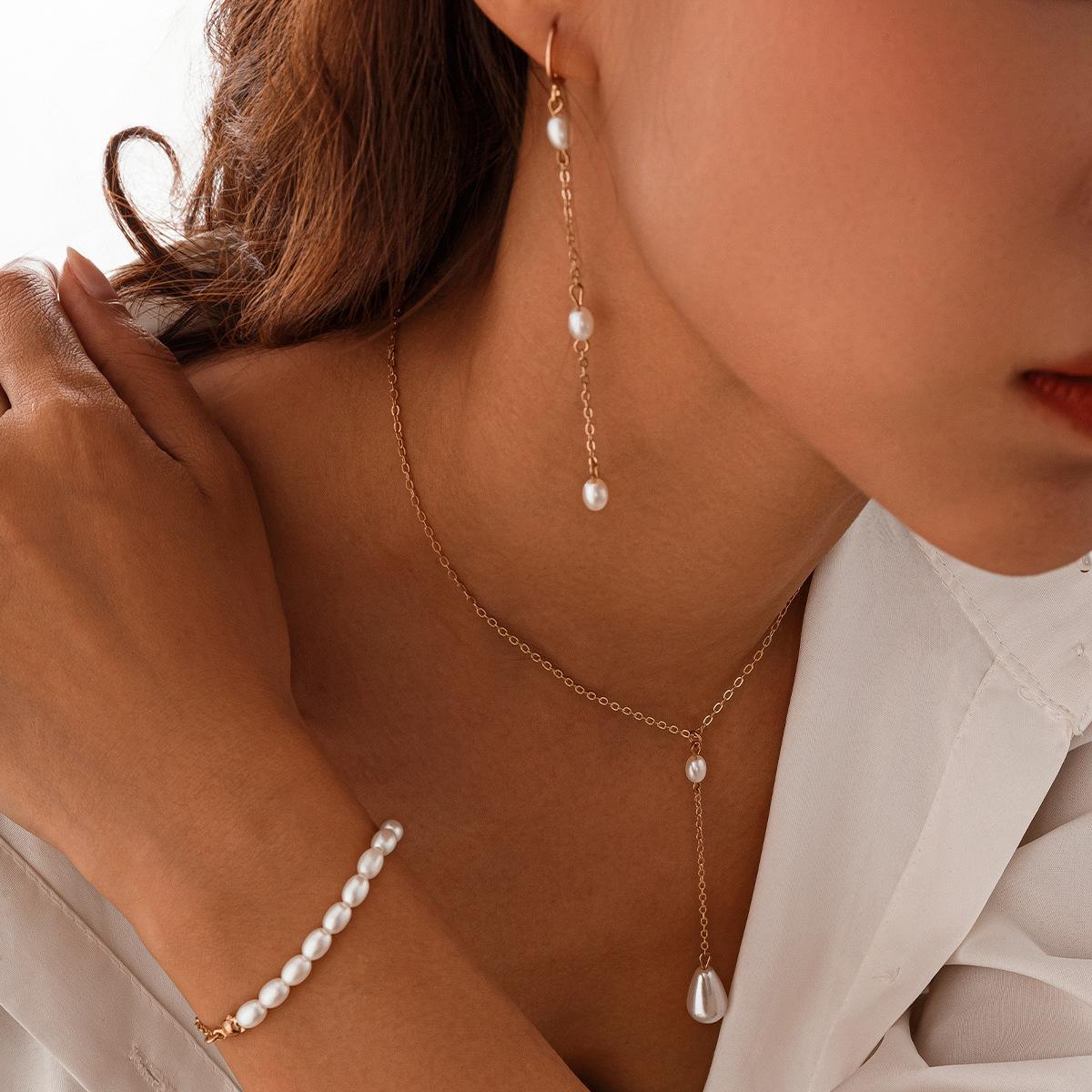 French temperament pearl chain necklace, simple geometric round bead fringed item jewelry set
French temperament pearl chain necklace, simple geometric round bead fringed item jewelry set