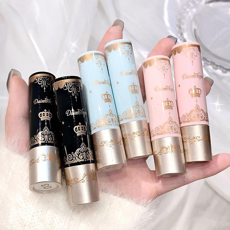 Блеск для губ Velvet Matte Lip Stick 6-цветная Hidden Lip Lines Твердая губная помада Стойкий легкий в нанесении макияж Блеск для губ Косметика
Блеск для губ Velvet Matte Lip Stick 6-цветная Hidden Lip Lines Твердая губная помада Стойкий легкий в нанесении макияж Блеск для губ Косметика