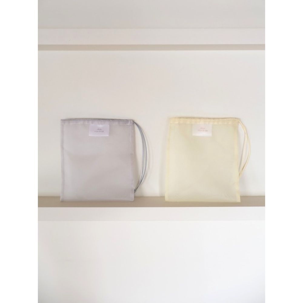 VILLA DE SILK silk oganza pouch (2colors) Light grey
VILLA DE SILK silk oganza pouch (2colors) Light grey
