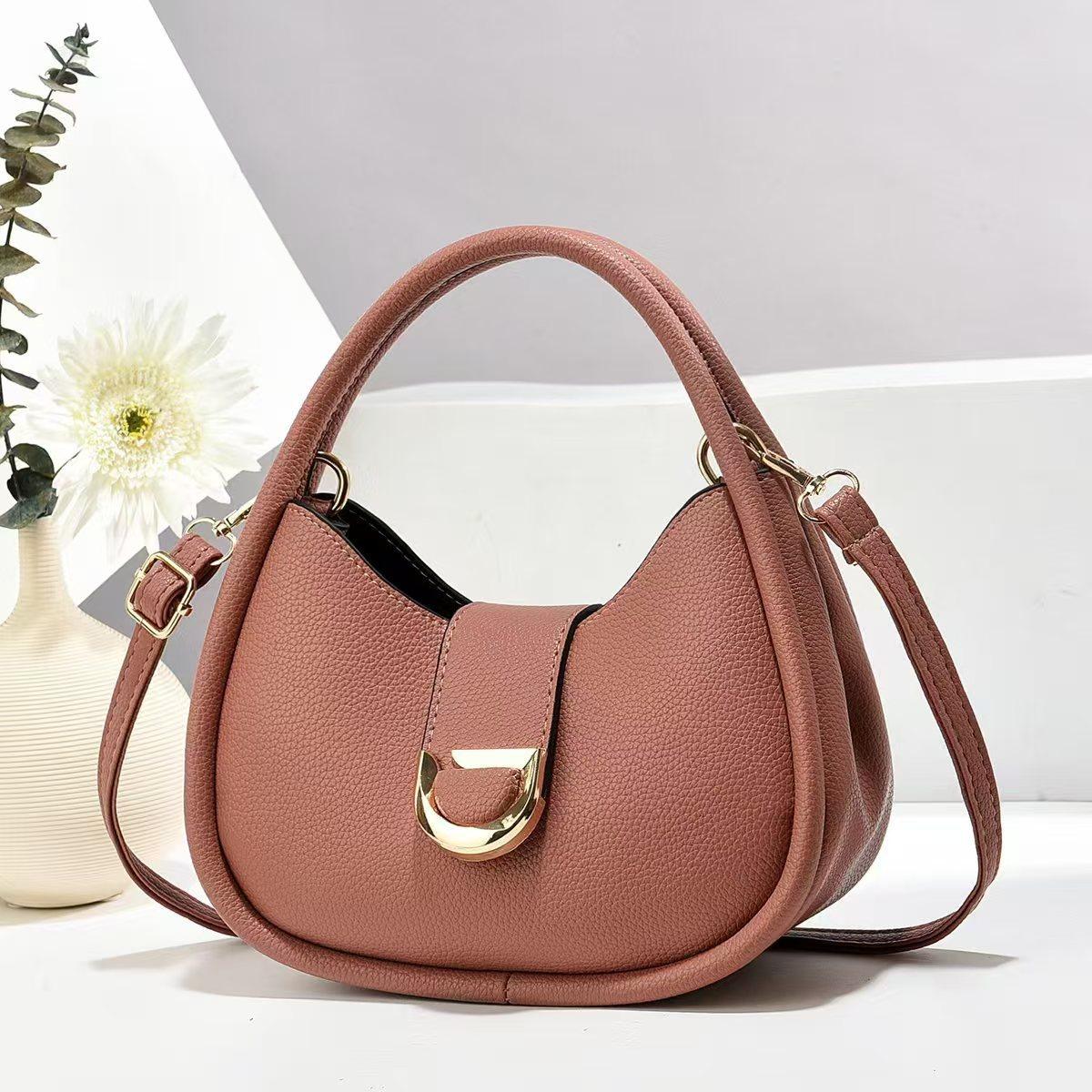 Versatile Women s Crossbody Bags Autumn / Winter New Mobile Phone Bag Korean Fashion Shoulder Crossbody Bag Female Underarm Bag
Versatile Women s Crossbody Bags Autumn / Winter New Mobile Phone Bag Korean Fashion Shoulder Crossbody Bag Female Underarm Bag