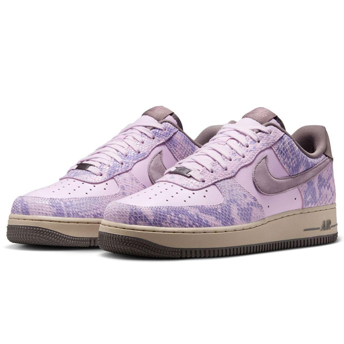 NIKE AIR FORCE 1 07 LV8 Год Змеи Doll/Taupe Grey 26.0см
NIKE AIR FORCE 1 07 LV8 Год Змеи Doll/Taupe Grey 26.0см