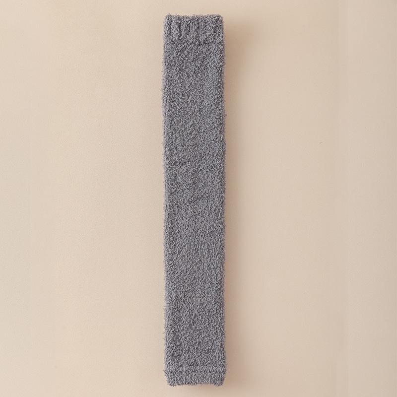 Женские зимние плюшевые гетры для сна до колена One Size
Женские зимние плюшевые гетры для сна до колена One Size