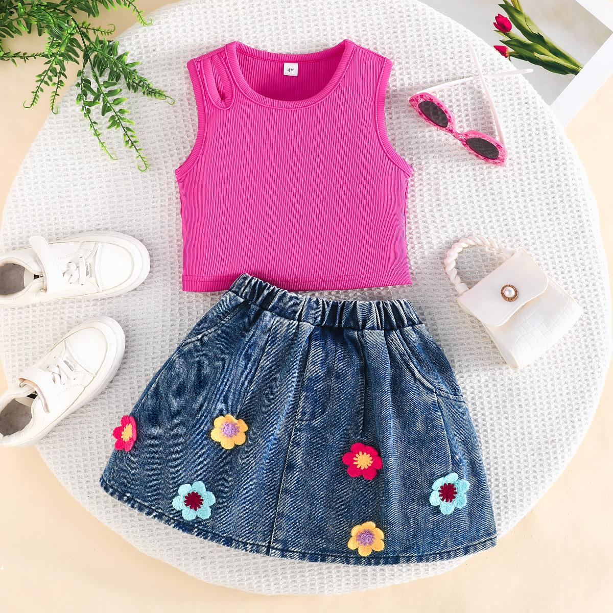Toddler Floral Denim Skirt Set, Ribbed Crop Tank with Cutout and Applique Skirt 2-3Y розовый
Toddler Floral Denim Skirt Set, Ribbed Crop Tank with Cutout and Applique Skirt 2-3Y розовый