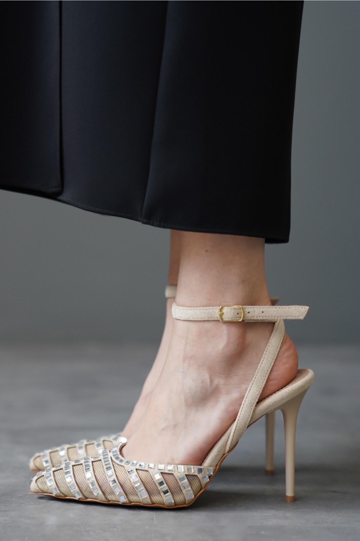 Women s Fashion Style Special Design Beige Suede Stone Mesh Detailed Thin Heeled Shoes 36
Women s Fashion Style Special Design Beige Suede Stone Mesh Detailed Thin Heeled Shoes 36