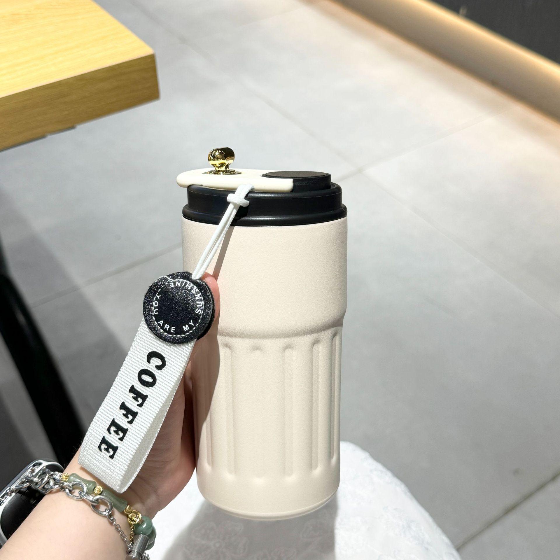 Intelligent temperature display 316 stainless steel thermos cup men s and women s coffee cup high value portable water cup simple cup 450ml
Intelligent temperature display 316 stainless steel thermos cup men s and women s coffee cup high value portable water cup simple cup 450ml