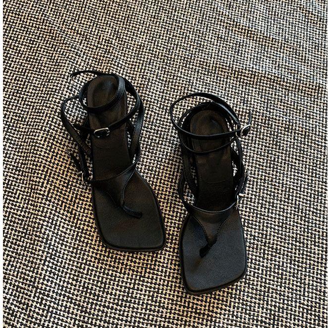 Roman square head 2025 summer pinch foot cross strap high heel sandals women s thick heel herringbone toe one word buckle strap 40 чёрный
Roman square head 2025 summer pinch foot cross strap high heel sandals women s thick heel herringbone toe one word buckle strap 40 чёрный