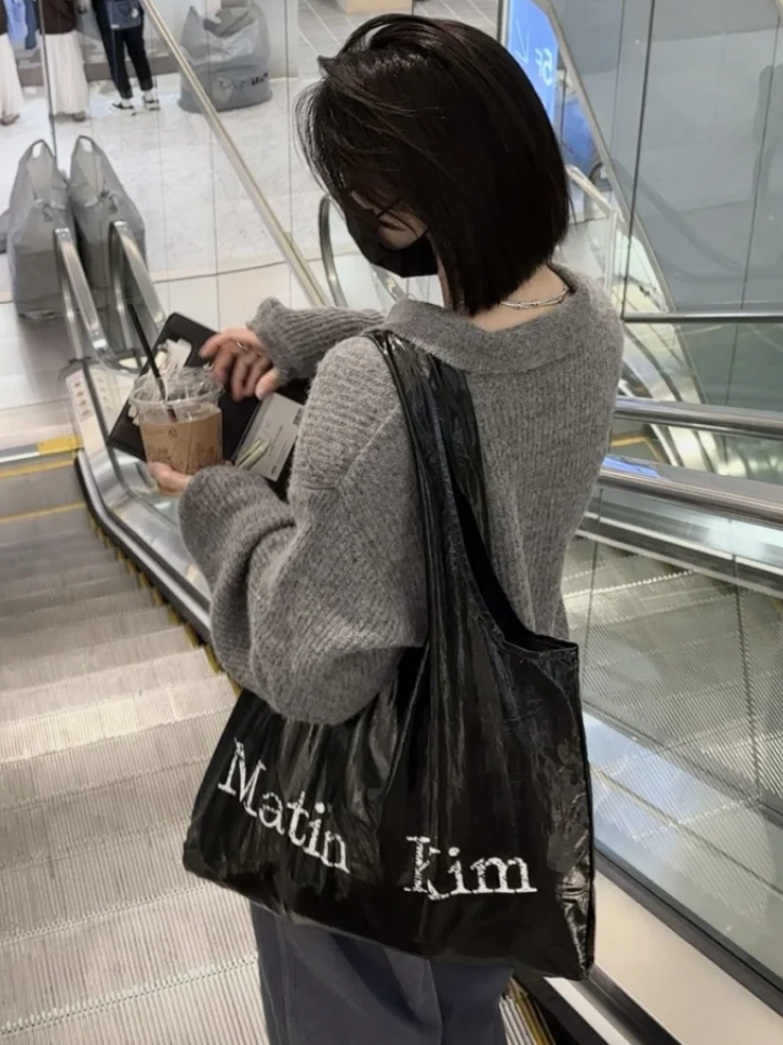 Uniquely Designed Reflective Mother Bag, Fashionable and Environmentally Friendly Bag, Single Shoulder Armpit Hand-held Tote Bag 45*5*38
Uniquely Designed Reflective Mother Bag, Fashionable and Environmentally Friendly Bag, Single Shoulder Armpit Hand-held Tote Bag 45*5*38