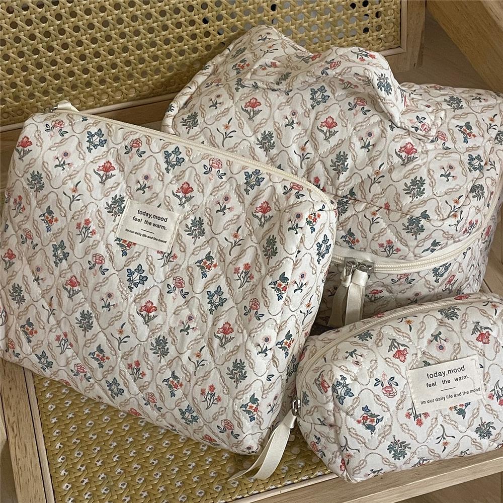 Coquette Quilted Makeup Bag Large Organizer Bag Fashion Floral Cosmetic Bag for Women Girls French Garden - Small
Coquette Quilted Makeup Bag Large Organizer Bag Fashion Floral Cosmetic Bag for Women Girls French Garden - Small