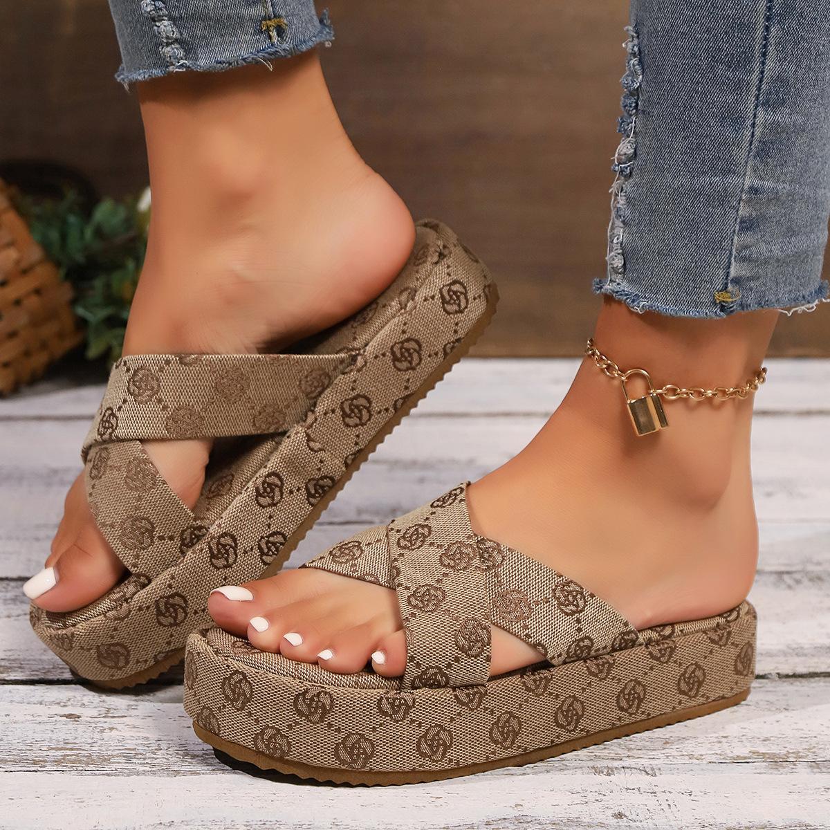 Женские тапочки большого размера, тапочки на платформе, женские модные тапочки с цветком сливы, легкие женские крутые тапочки 43
Женские тапочки большого размера, тапочки на платформе, женские модные тапочки с цветком сливы, легкие женские крутые тапочки 43