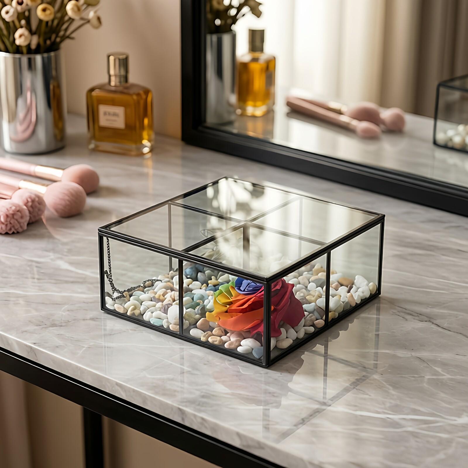 Four-Compartment Glass Storage Box with Lid, Small & Large, Lead-Free, Preserved Flower Design
Four-Compartment Glass Storage Box with Lid, Small & Large, Lead-Free, Preserved Flower Design