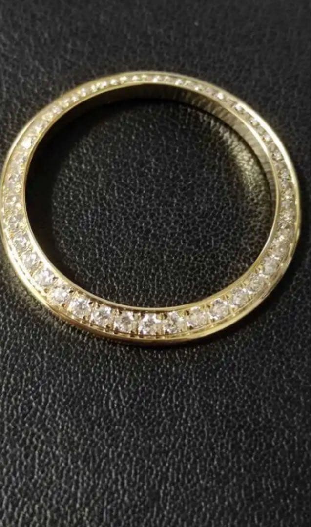 Wristwatch repair replacement ladies watches 26mm case purchased 12000 yen.
Wristwatch repair replacement ladies watches 26mm case purchased 12000 yen.