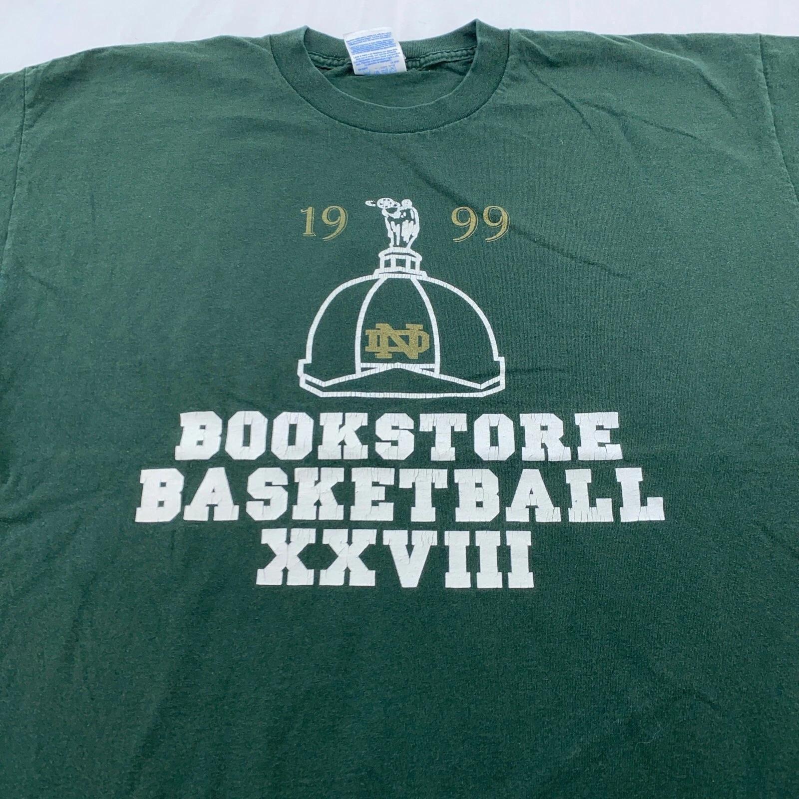 Vtg 90s NOTRE DAME BOOKSTORE BASKETBALL XXVIlI ANNOUNCES TOP 32 T-Shirt LARGE/XL S
Vtg 90s NOTRE DAME BOOKSTORE BASKETBALL XXVIlI ANNOUNCES TOP 32 T-Shirt LARGE/XL S