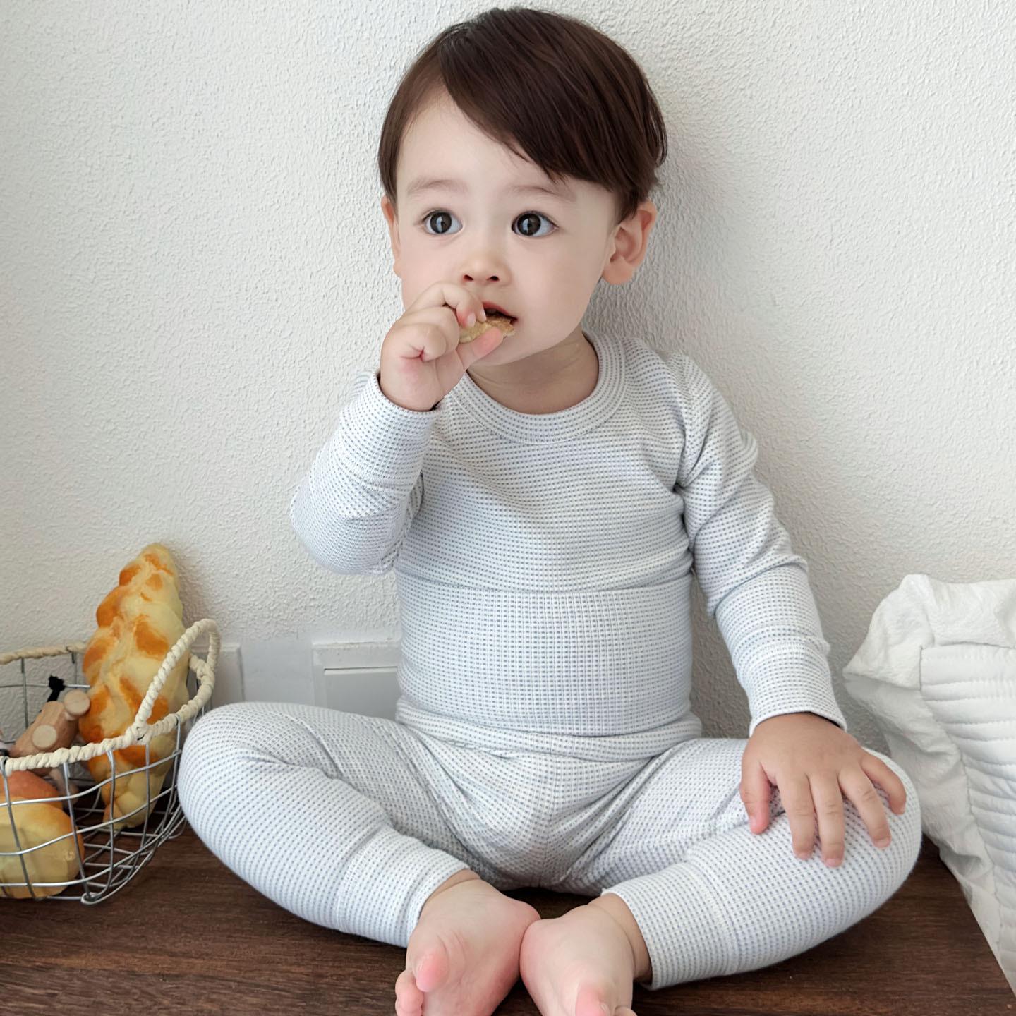 Комплект хлопкового нижнего белья с высокой талией для защиты животика для младенцев и малышей - Осенние брюки и домашняя одежда для детей 80 (Open Crotch, Height 70-80cm)
Комплект хлопкового нижнего белья с высокой талией для защиты животика для младенцев и малышей - Осенние брюки и домашняя одежда для детей 80 (Open Crotch, Height 70-80cm)